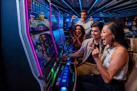 Pusat operasional keju togel yang menunjukkan tim dukungan dan infrastruktur platform